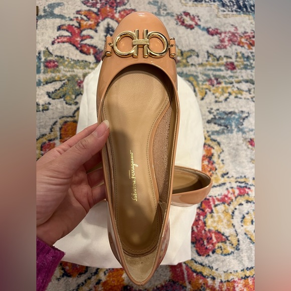 Salvatore Ferragamo Garda Flats with iconic logo - Picture 2 of 6